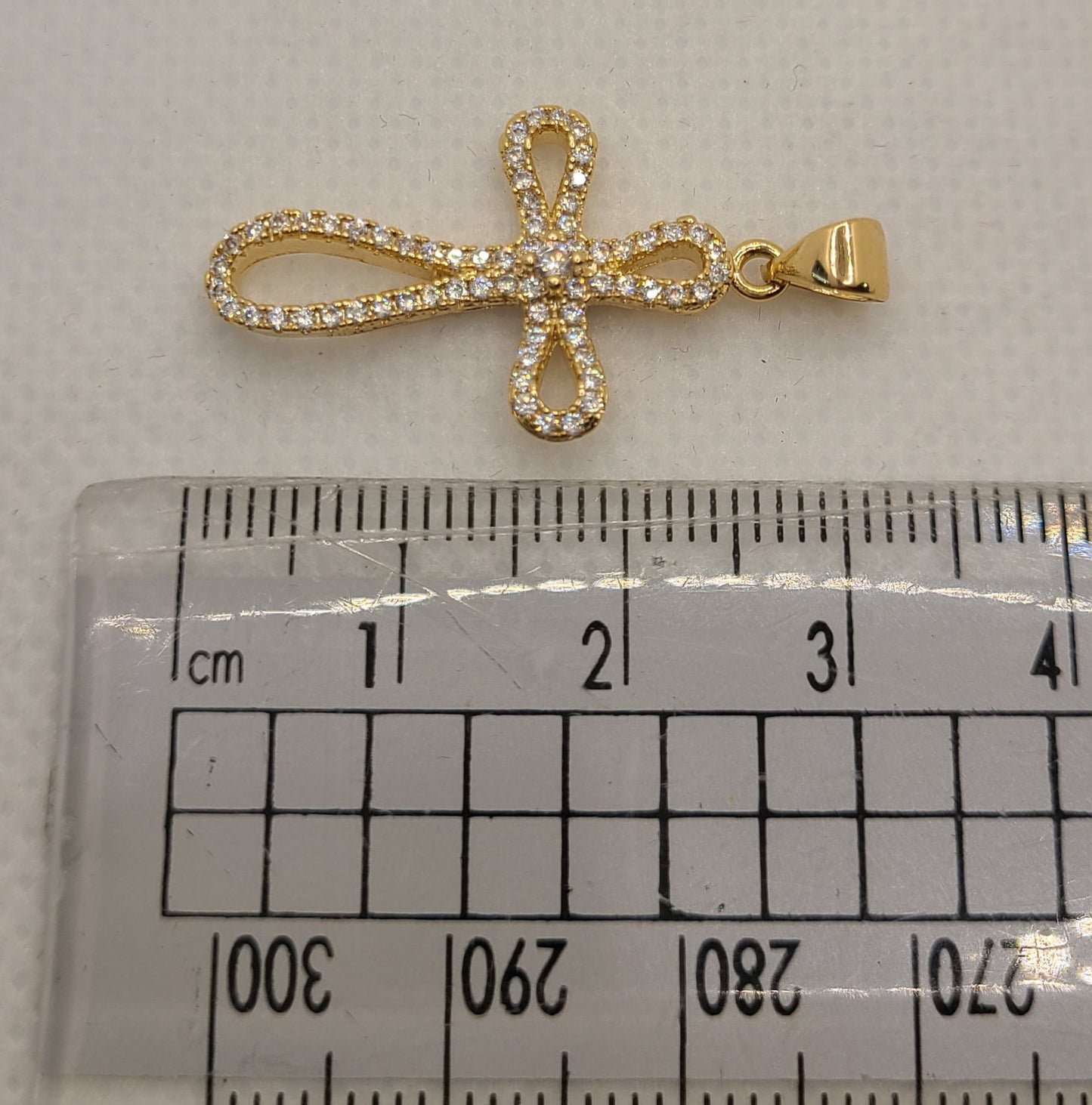 ਆਈਸਡ ਆਊਟ ਪੈਂਡੈਂਟ