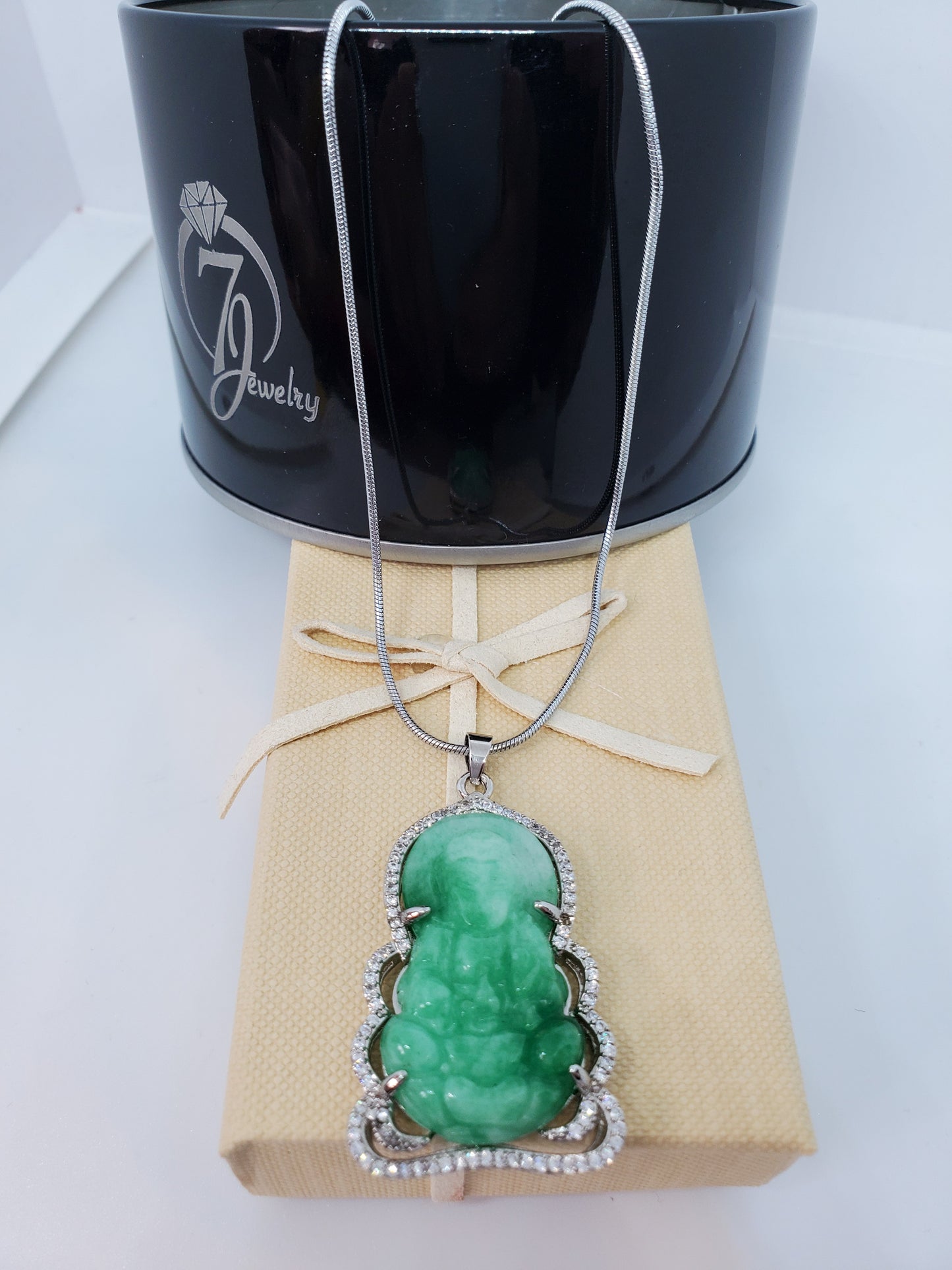 Collier Bouddha en jade véritable