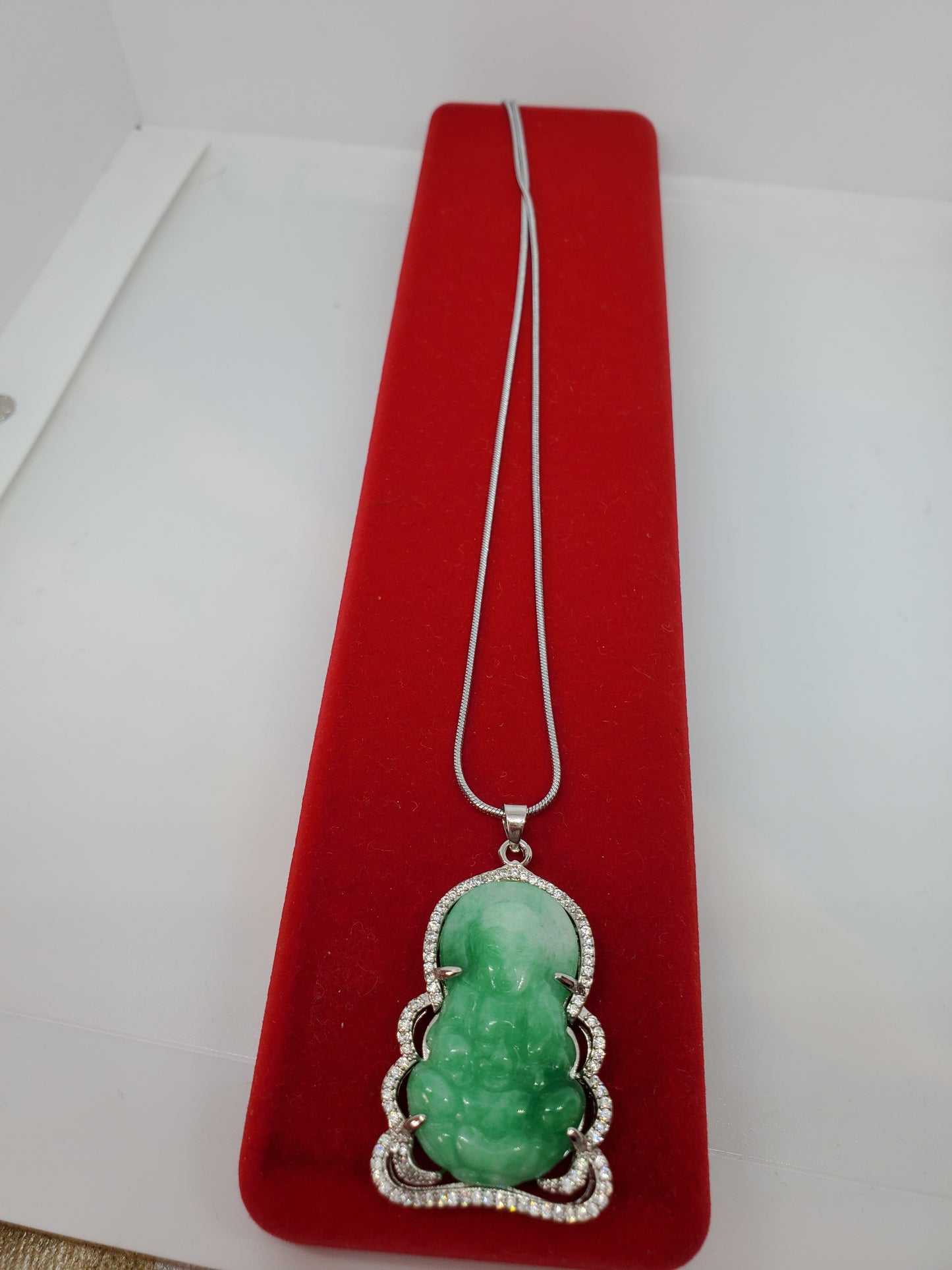 Collier Bouddha en jade véritable
