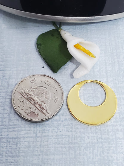 ਸਾਦੇ ਨਟੀਅਨ ਈਅਰਰਿੰਗਸ 18k ਗੋਲਡ ਪਲੇਟਿਡ