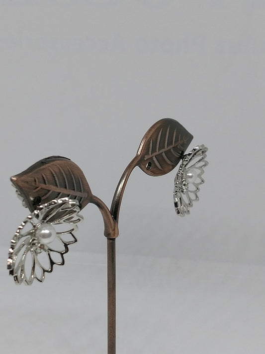 Boucles d'oreilles à tige en pétales de fleurs