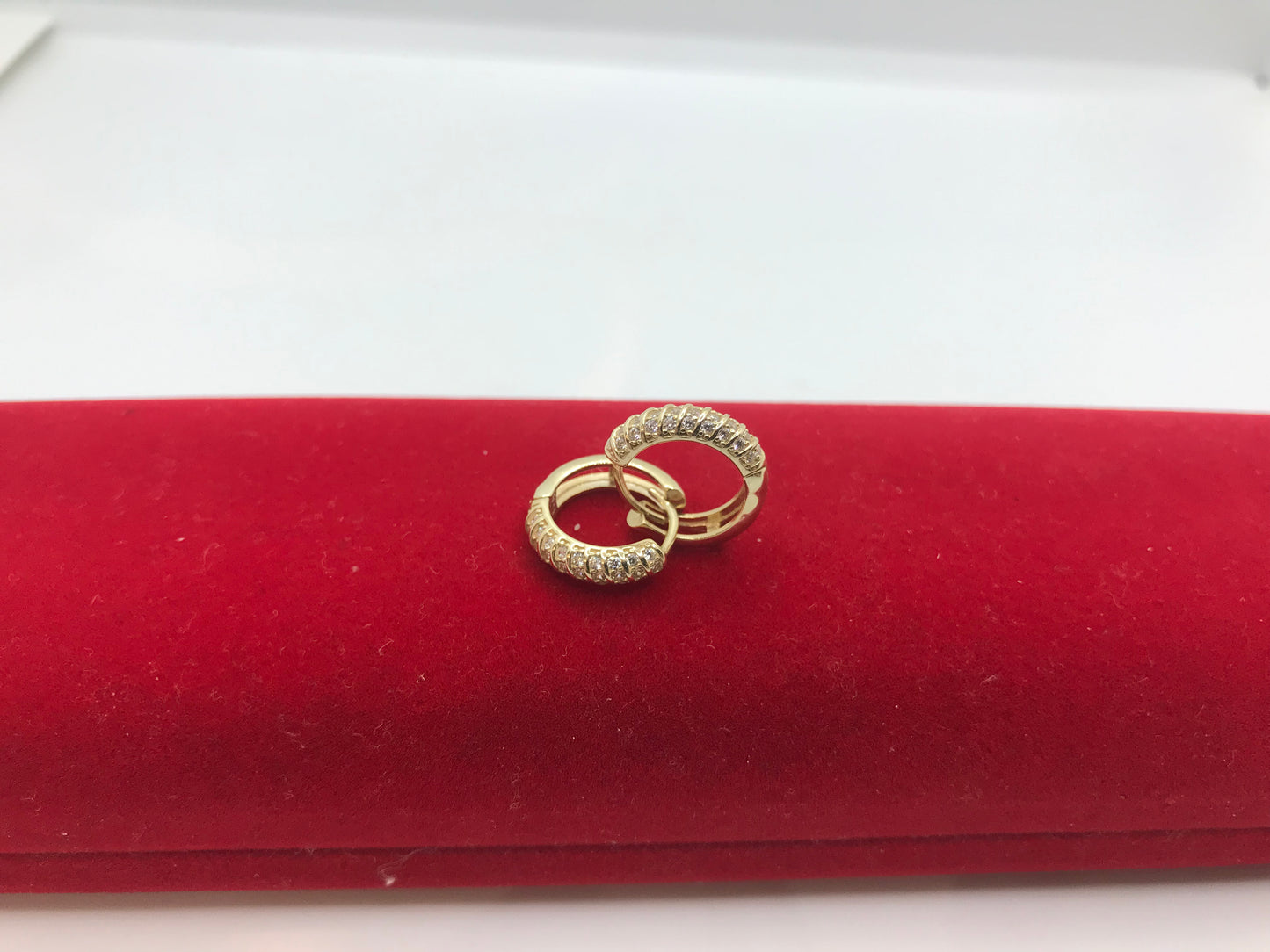 10k CZ ਪੱਥਰ ਦੇ ਸੋਨੇ ਦੇ ਹੂਪਸ