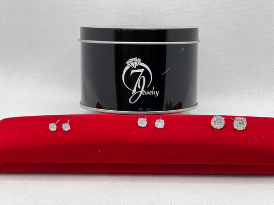 Boucles d'oreilles à tige en argent sterling avec pierre ronde taillée sur table.