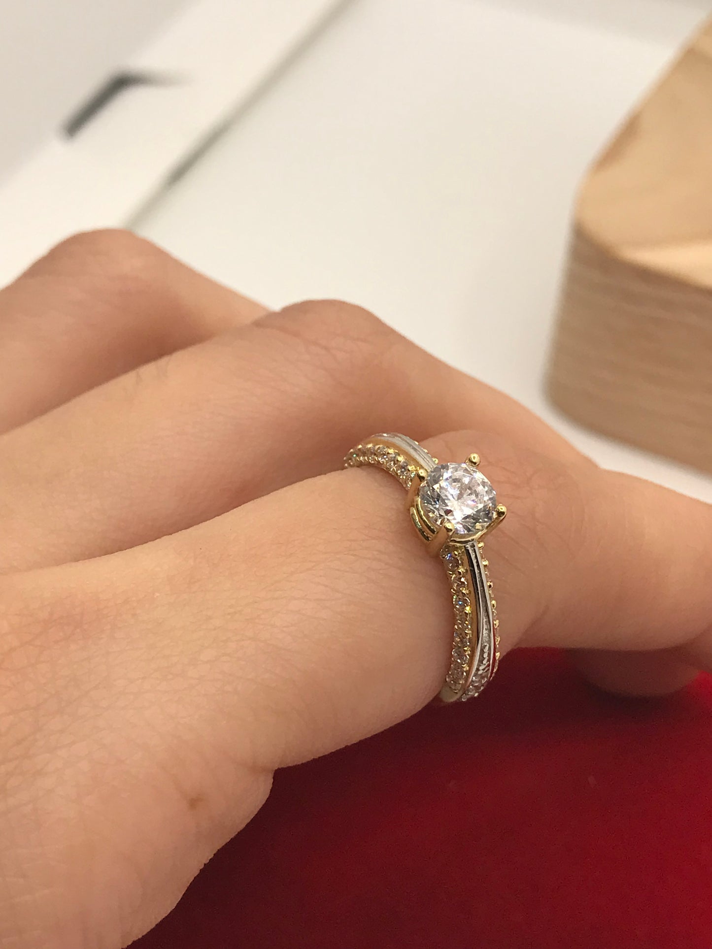 10 ਕੈਰੇਟ ਸੋਨੇ ਦੀ ਅੰਗੂਠੀ