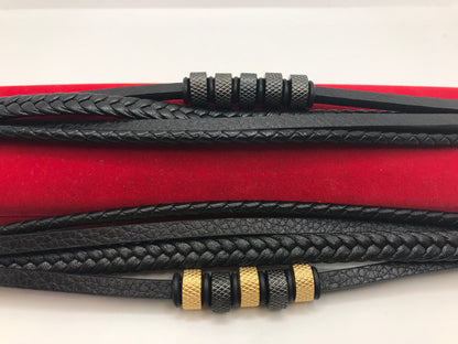 ਮਣਕਿਆਂ ਵਾਲਾ ਚਮੜੇ ਦਾ ਬਰੇਸਲੇਟ