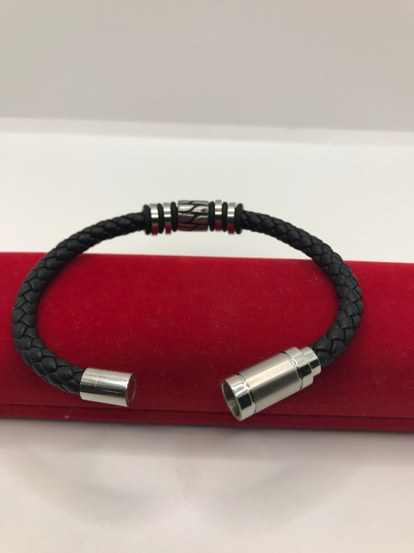Bracelet en cuir et acier inoxydable