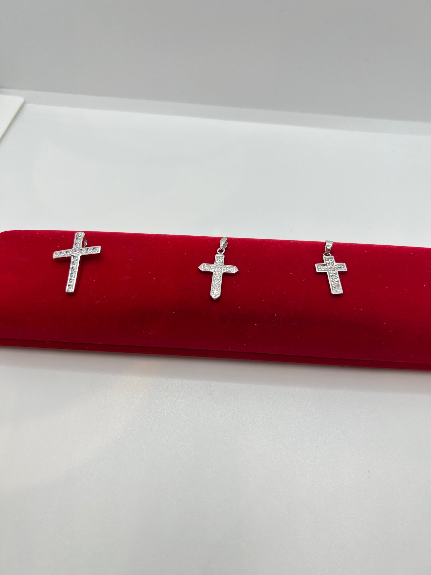 ਅਸਲੀ ਚਾਂਦੀ ਦੇ ਕਰਾਸ ਪੈਂਡੈਂਟ