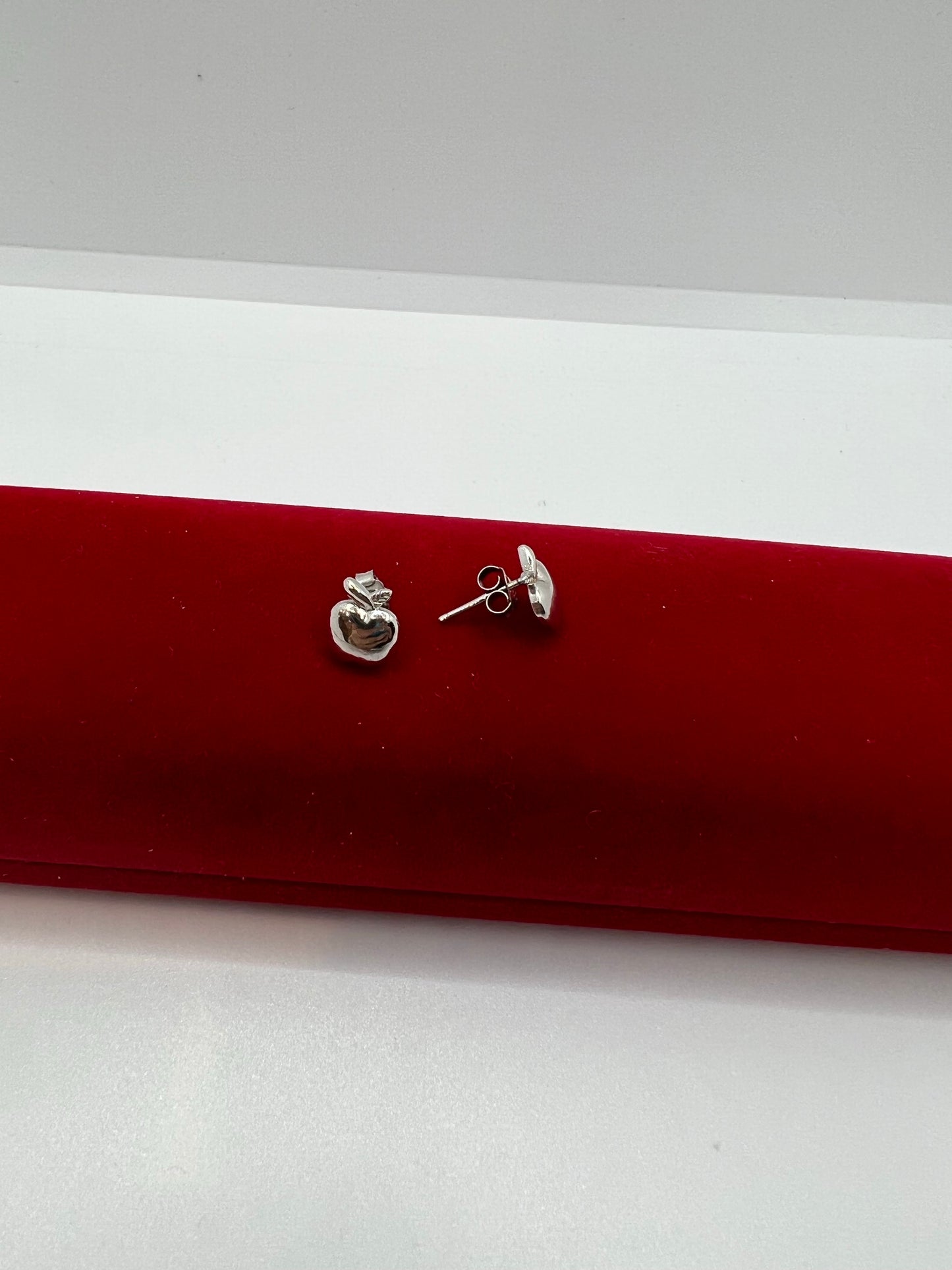 Boucles d'oreilles à tige en argent véritable en forme de pomme