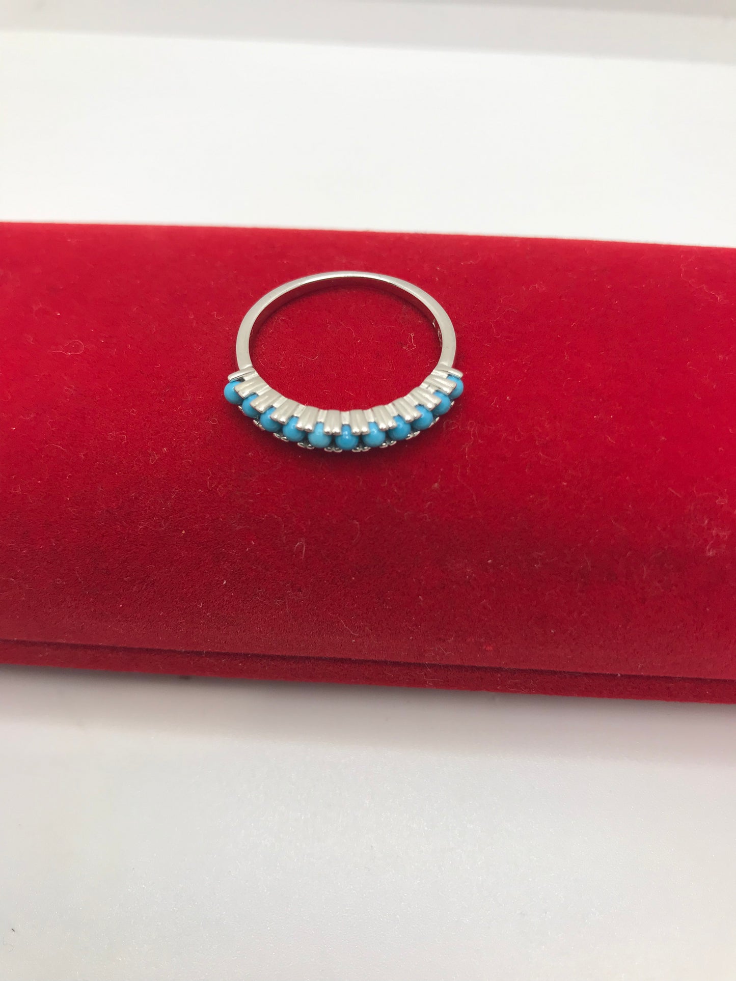 ਸਟਰਲਿੰਗ ਸਿਲਵਰ ਫਿਰੋਜ਼ੀ ਬੈਂਡ ਰਿੰਗ