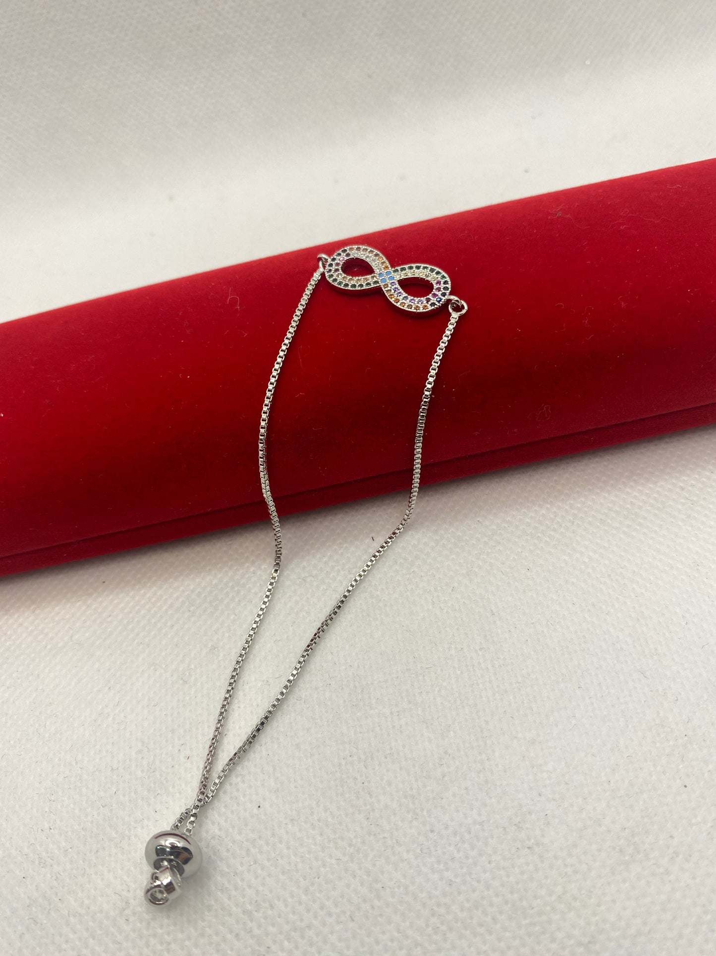 ਅਨੰਤ ਐਡਜਸਟੇਬਲ ਬਰੇਸਲੇਟ