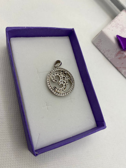 Pendentif Om en argent sterling