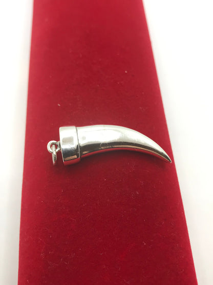 Pendentif en argent véritable en forme de clou de tigre