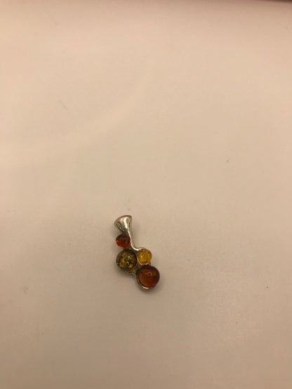 ਸਟਰਲਿੰਗ ਚਾਂਦੀ ਦੇ ਅੰਬਰ ਪੈਂਡੈਂਟ