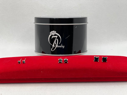 Clou d'oreille en argent sterling (carré noir)