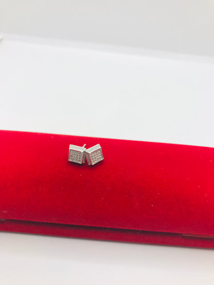 925 ਸਟਰਲਿੰਗ ਸਲਾਈਵਰ ਸਟੱਡਸ