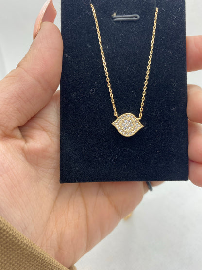 ਚਮਕਦਾਰ ਸੋਨੇ ਦੀ ਪਲੇਟ ਵਾਲਾ ਹਾਰ