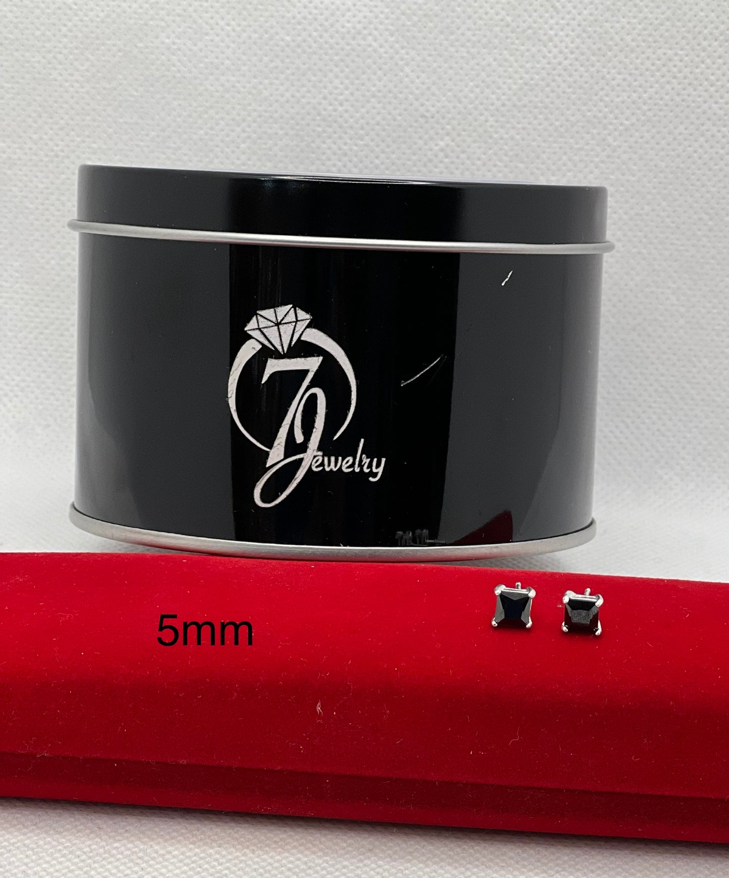 Clou d'oreille en argent sterling (carré noir)