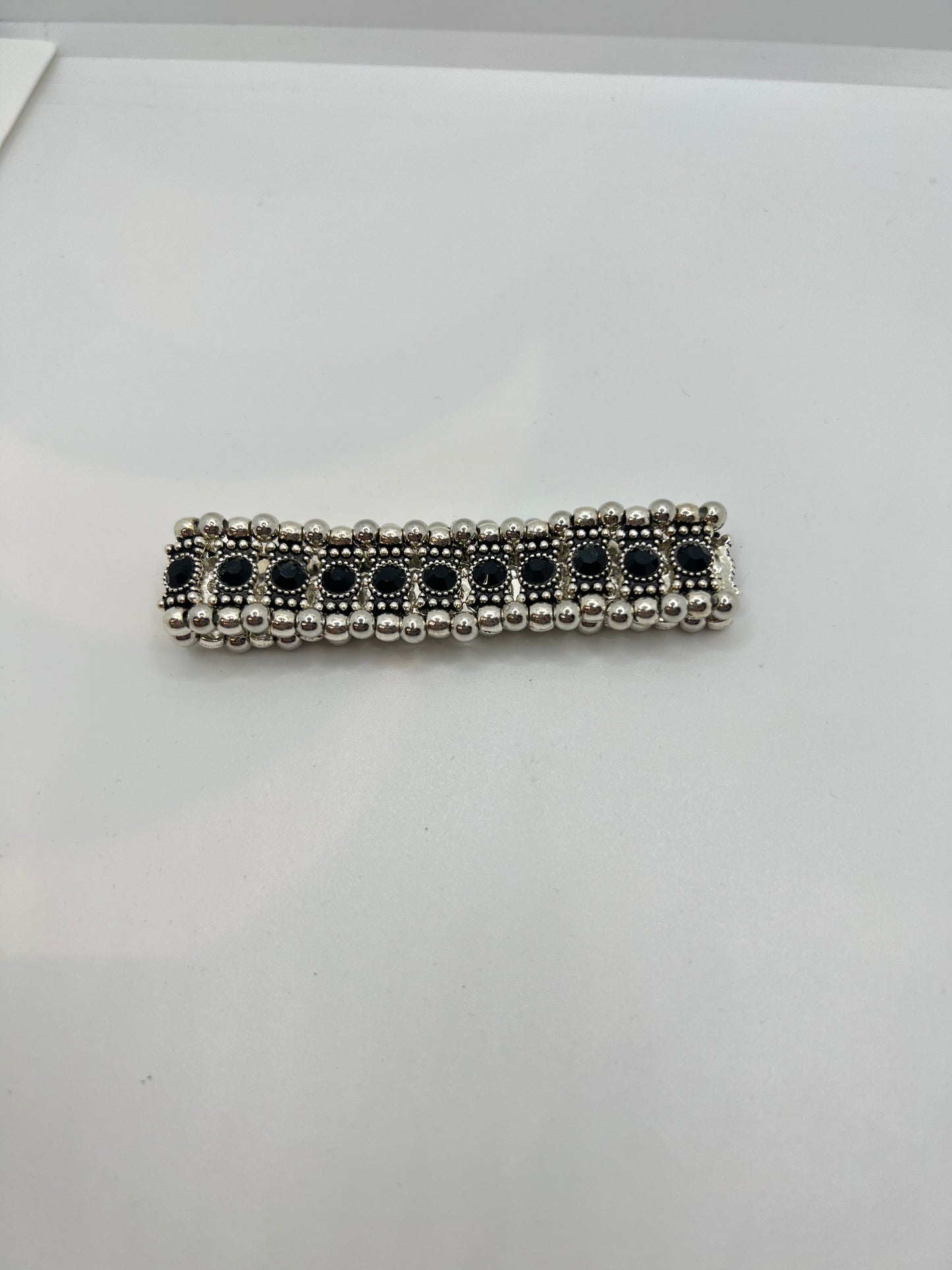 ਆਕਸੀਡਾਈਜ਼ਡ ਸਟ੍ਰੈਚੀ ਬਰੇਸਲੇਟ