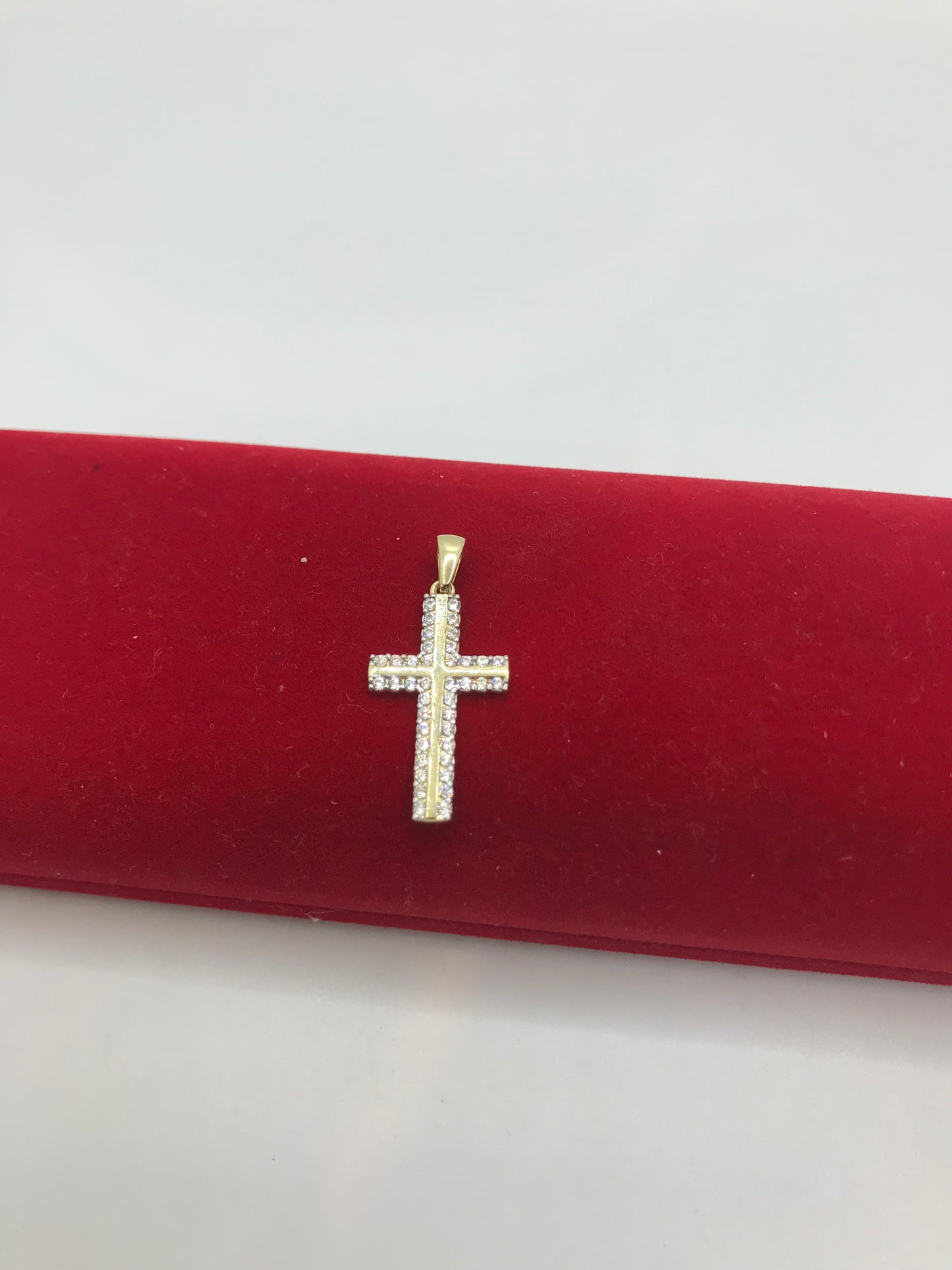 Pendentifs croix en or 10 carats avec pierre CZ