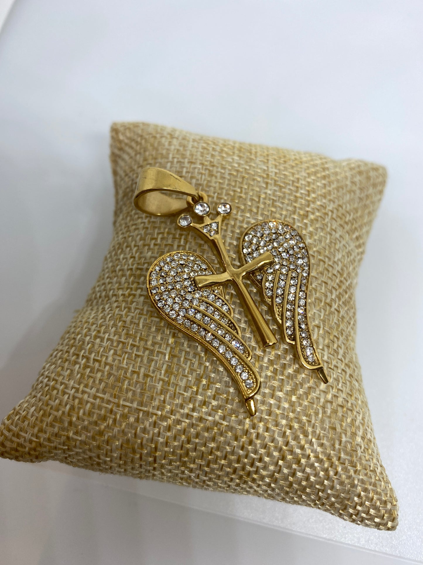 ਏਂਜਲ ਪੈਂਡੈਂਟ