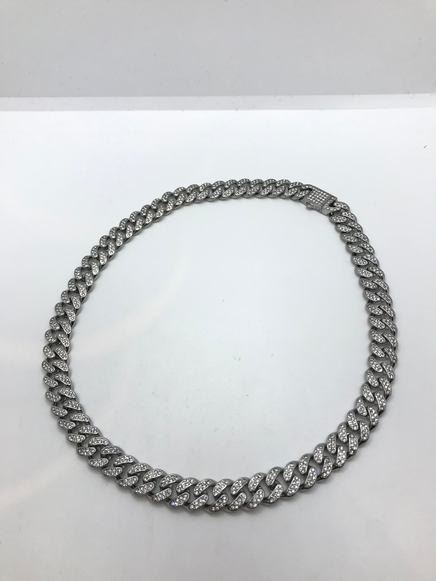 ਸਟੇਨਲੈੱਸ ਸਟੀਲ ਦੀਆਂ ਆਈਸਡ ਚੇਨਾਂ