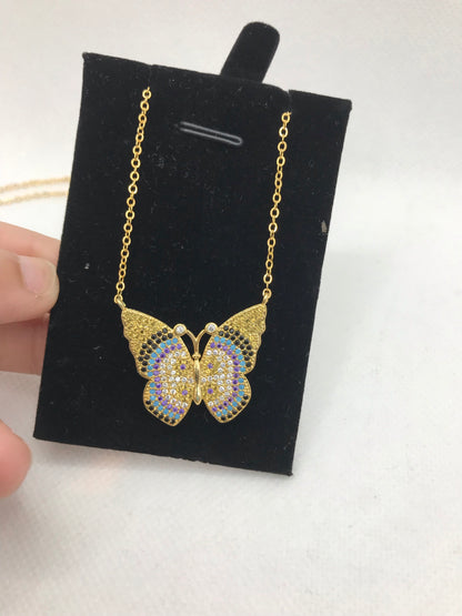 ਸੁੰਦਰ ਤਿਤਲੀ ਪੱਥਰ ਦਾ ਹਾਰ