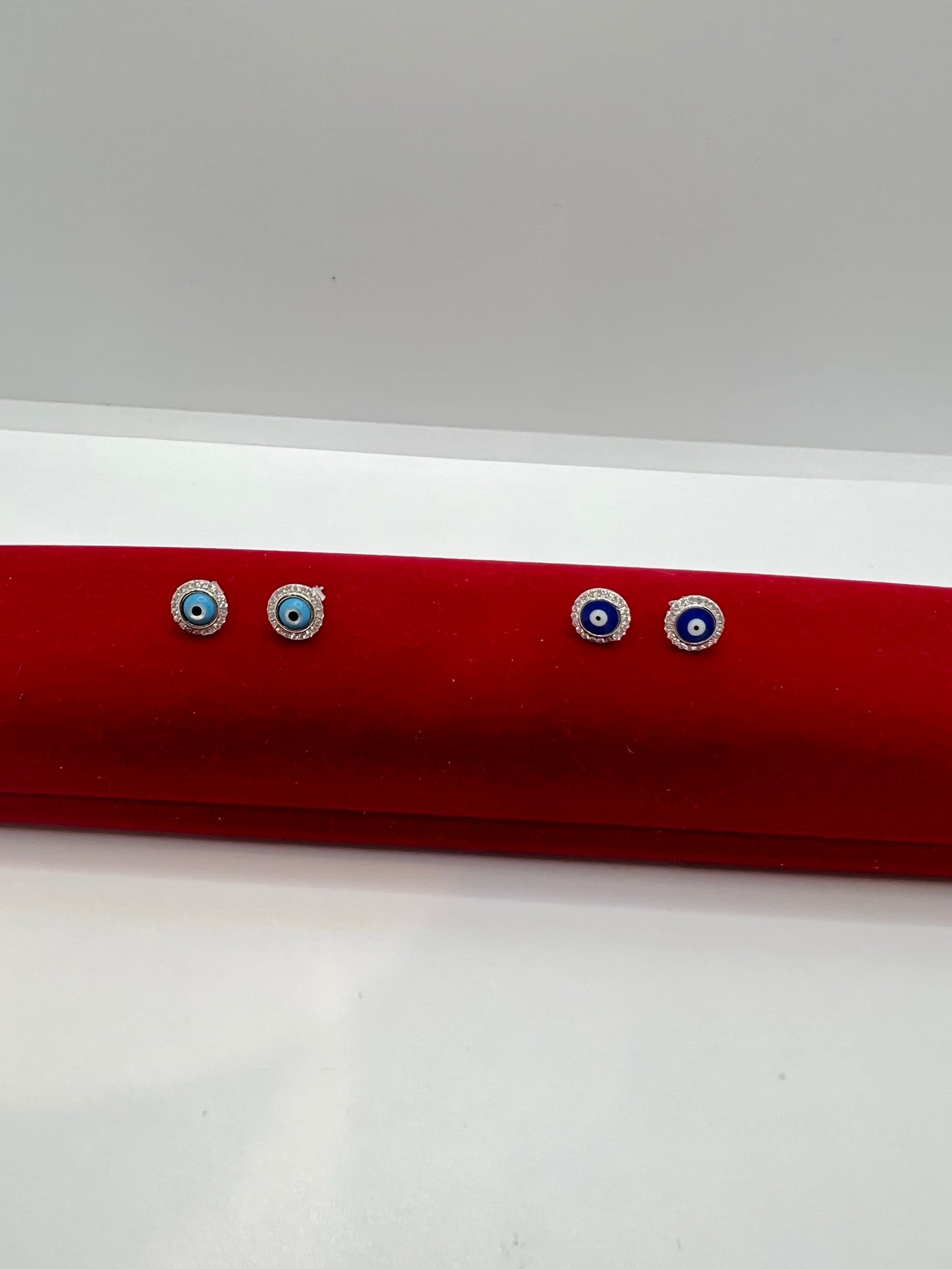 ਅਸਲੀ ਚਾਂਦੀ ਦੀਆਂ ਬੁਰੀਆਂ ਅੱਖਾਂ ਵਾਲੇ ਗੋਲ ਸਟੱਡ