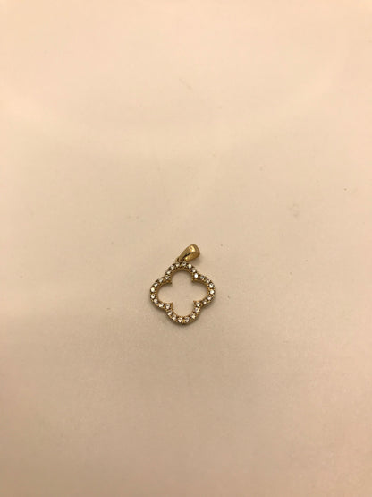 10k ਸੋਨੇ ਦਾ ਕਲੋਵਰ ਪੈਂਡੈਂਟ