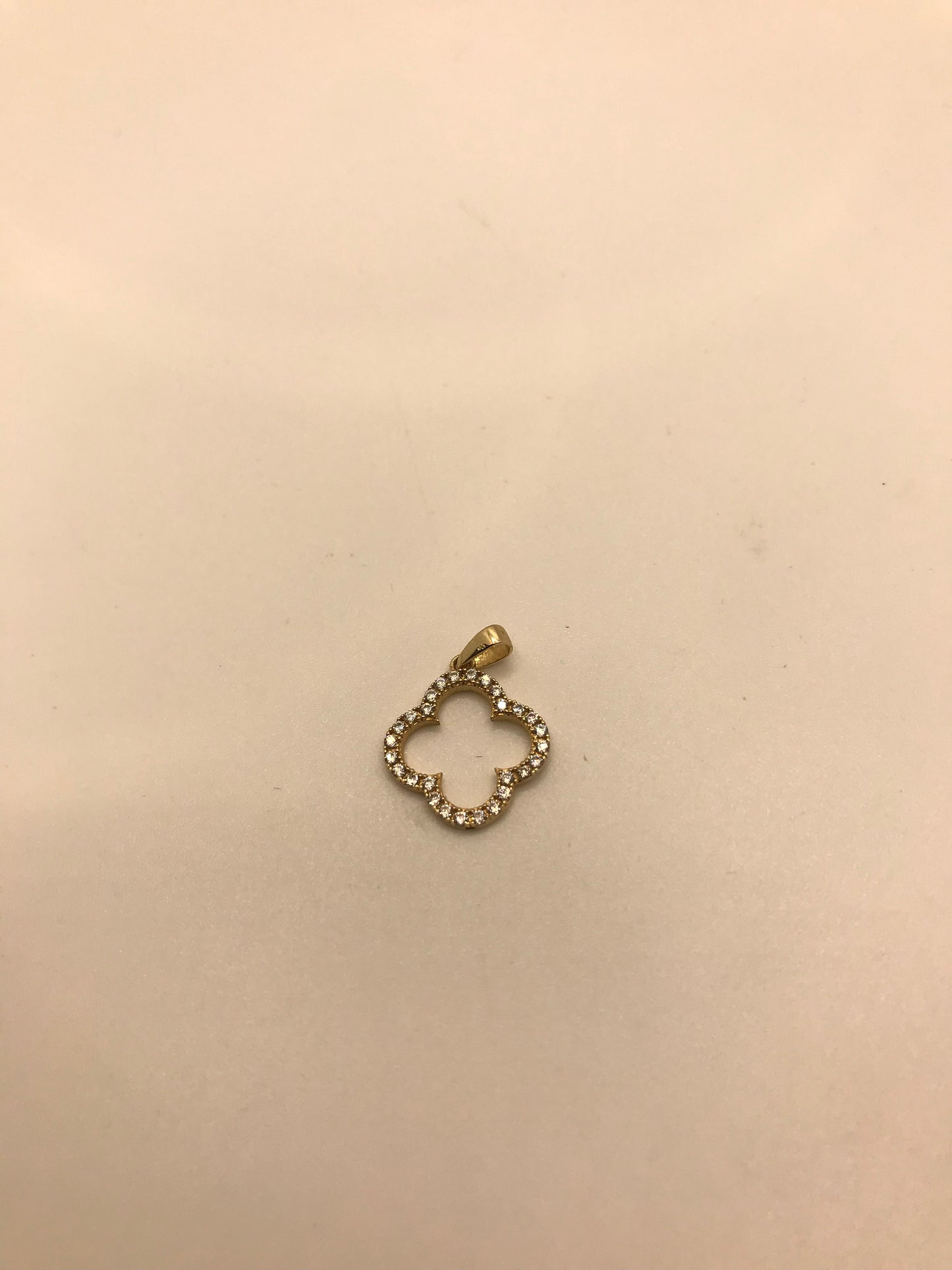 10k gold clover pendant