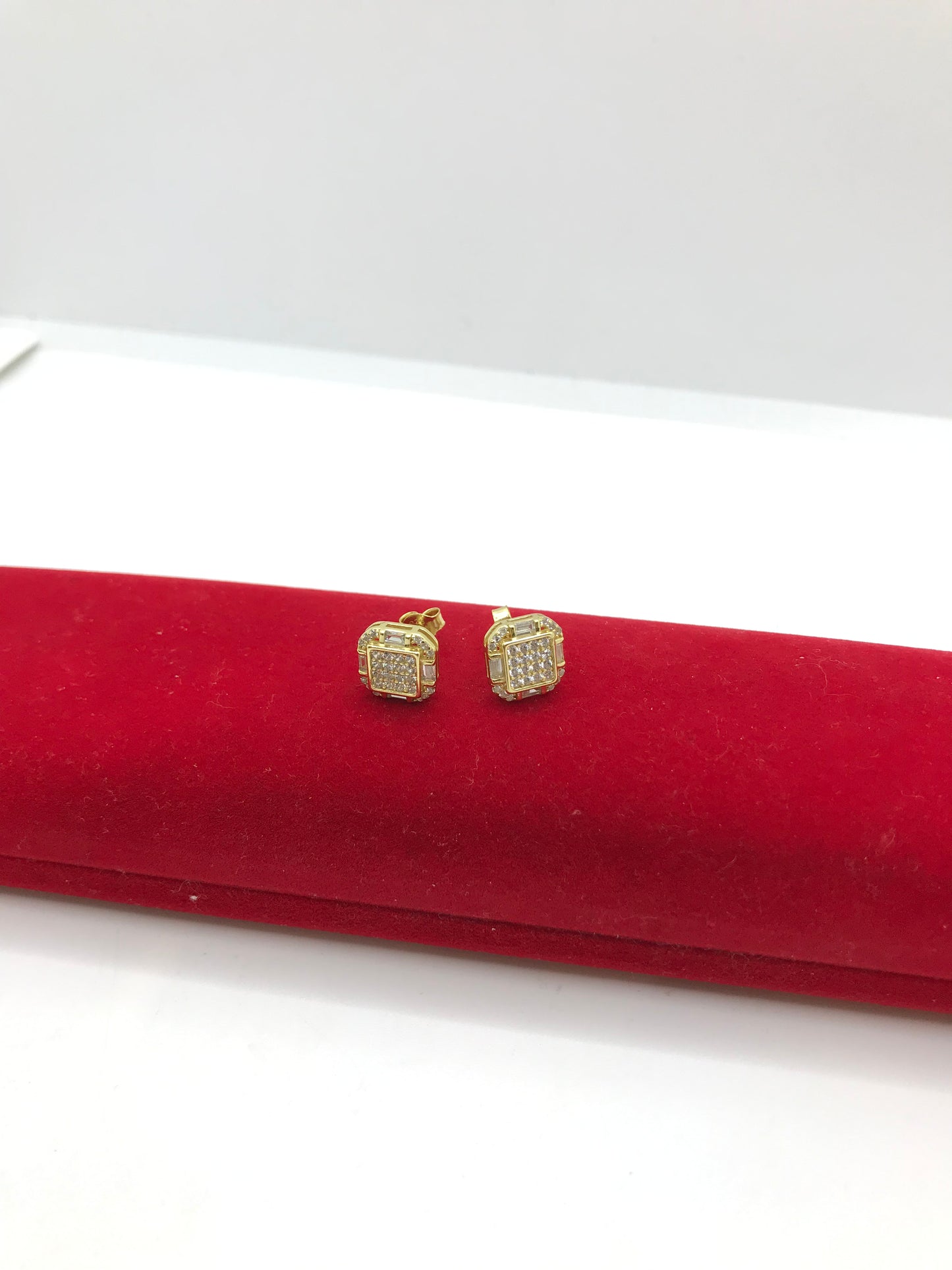 Clous d'oreilles carrés en argent sterling