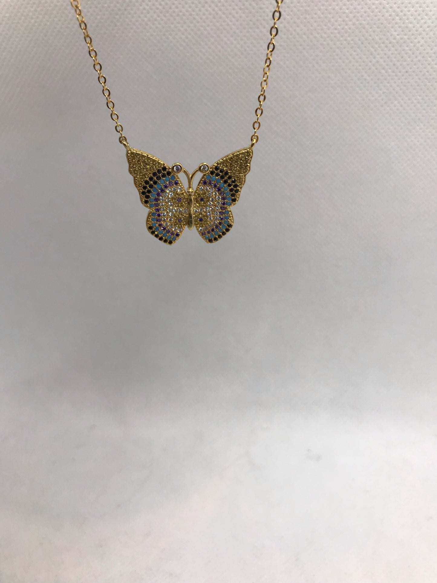 ਸੁੰਦਰ ਤਿਤਲੀ ਪੱਥਰ ਦਾ ਹਾਰ