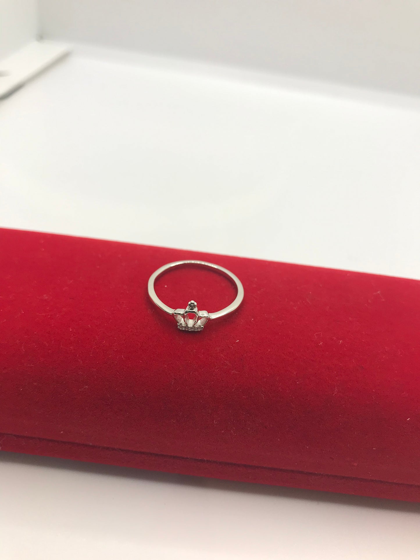 ਸਟਰਲਿੰਗ ਚਾਂਦੀ ਦੀ ਤਾਜ ਦੀ ਅੰਗੂਠੀ