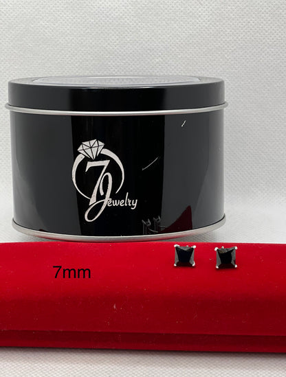 Clou d'oreille en argent sterling (carré noir)