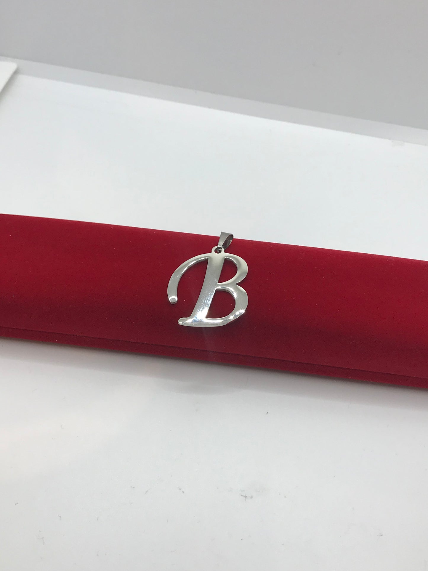 ਸਟੇਨਲੈੱਸ ਸਟੀਲ ਦੇ ਸ਼ੁਰੂਆਤੀ ਪੈਂਡੈਂਟ