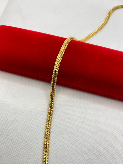 Chaînes plaquées or