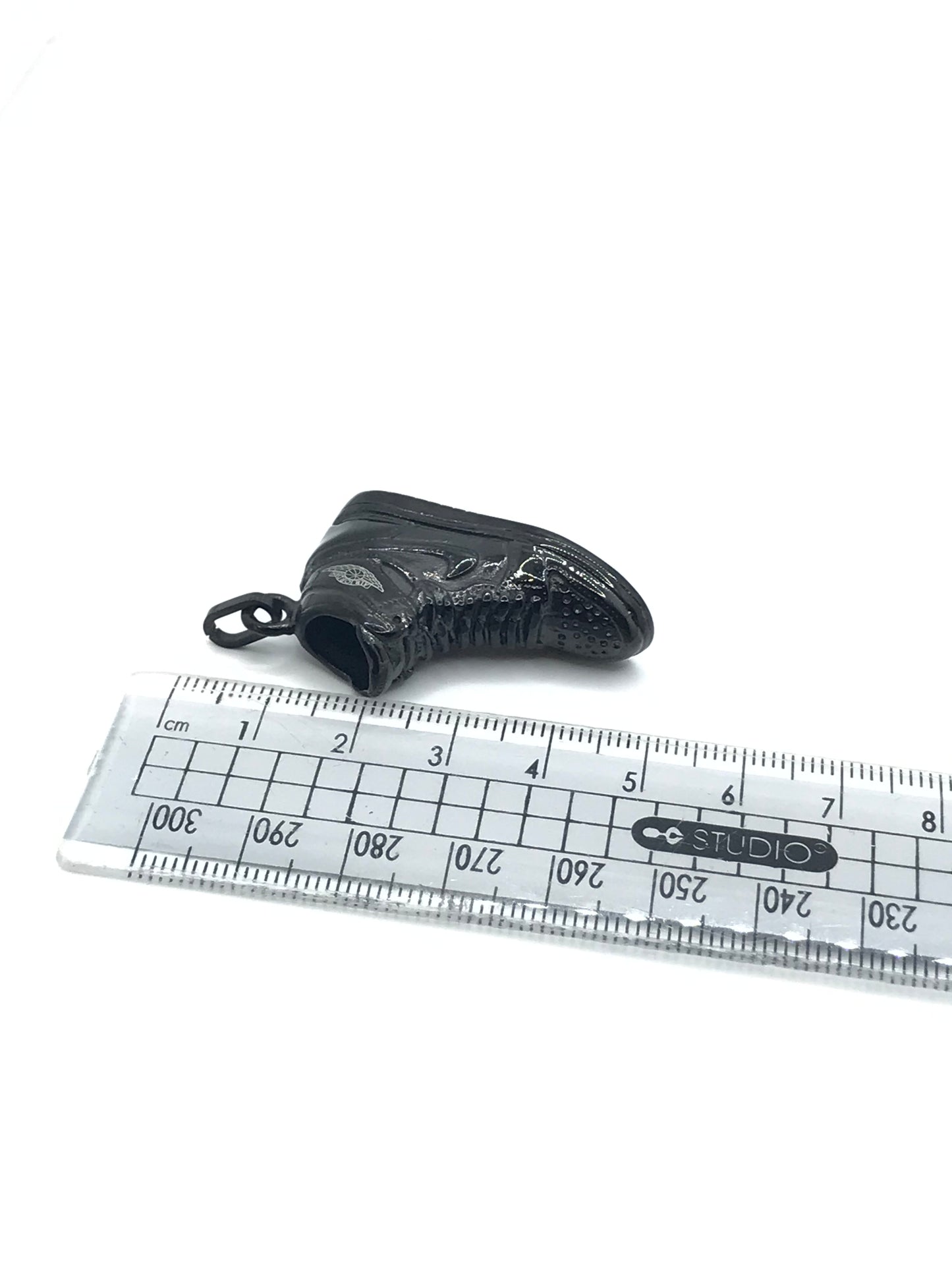 Pendentif chaussure en acier inoxydable