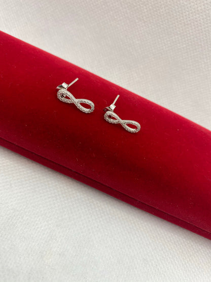 925 ਸਟਰਲਿੰਗ ਸਿਲਵਰ ਇਨਫਿਨਿਟੀ ਸਟੱਡ ਈਅਰਰਿੰਗਸ