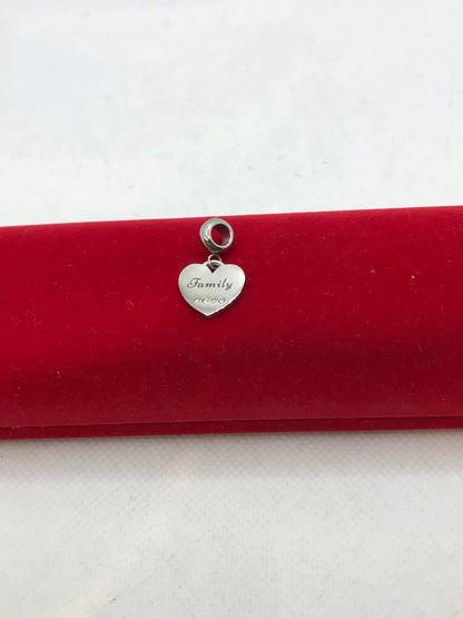 ਪਿਆਰੇ ਸੁਹਜ ਅਤੇ ਪੈਂਡੈਂਟ