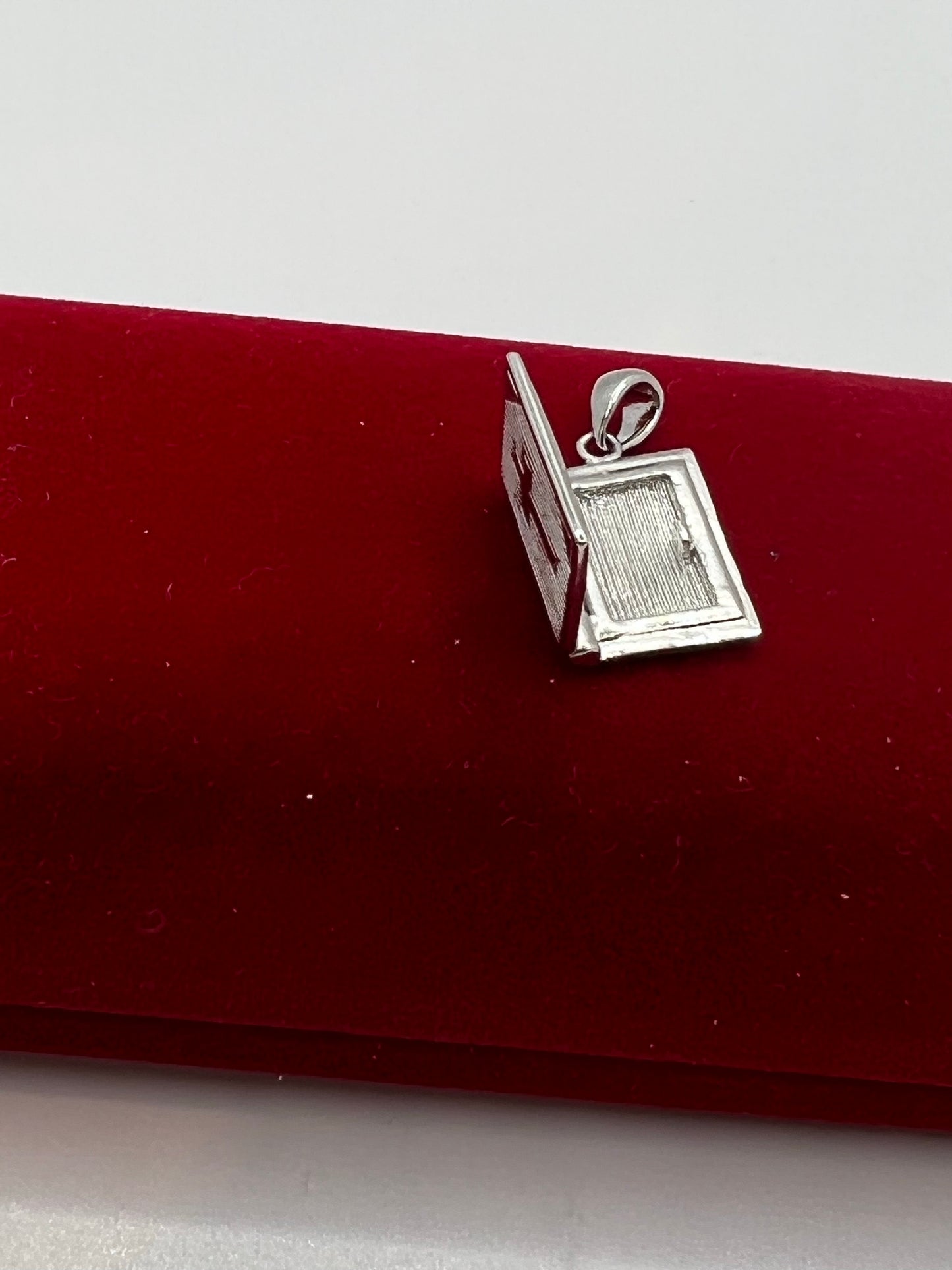 ਅਸਲੀ ਚਾਂਦੀ ਦਾ ਬਾਈਬਲ ਲਾਕੇਟ