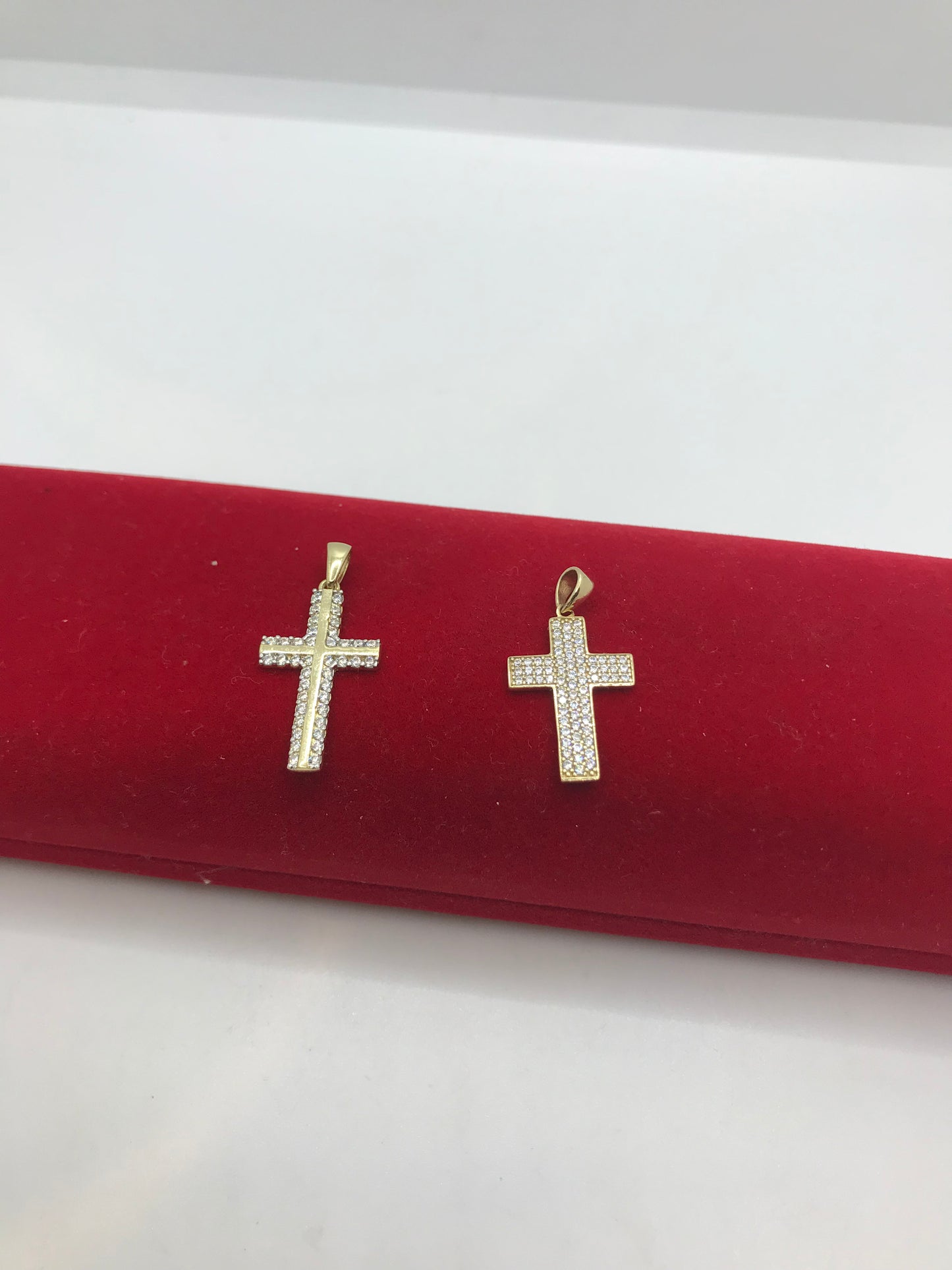 Pendentifs croix en or 10 carats avec pierre CZ