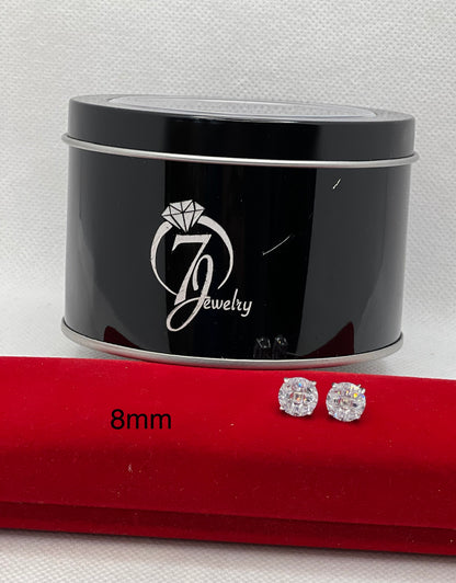 Boucles d'oreilles à tige en argent sterling avec pierre ronde taillée sur table.