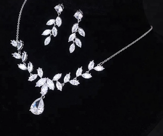 Leaf design cubic zirconia set