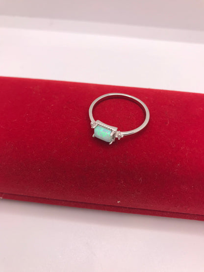 ਸਟਰਲਿੰਗ ਚਾਂਦੀ ਦੀ ਅਸਲੀ ਓਪਲ ਰਿੰਗ