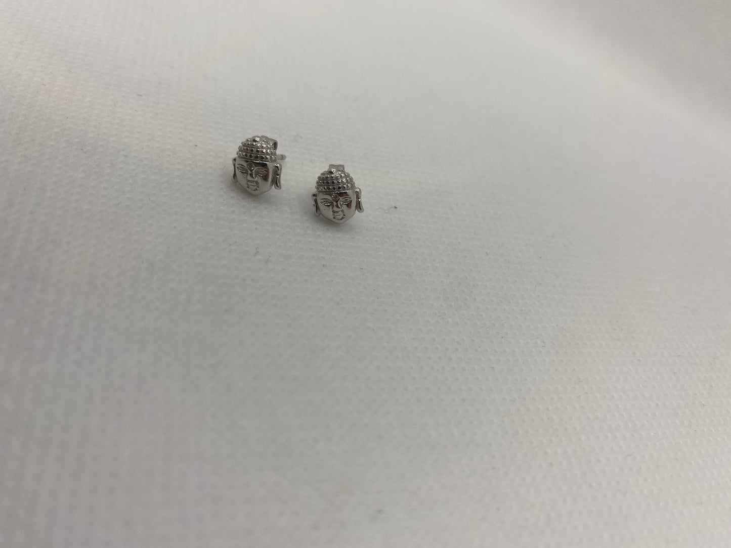 ਸਟਰਲਿੰਗ ਸਿਲਵਰ ਬੁੱਧ ਸਟੱਡ ਵਾਲੀਆਂ