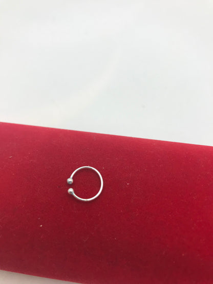 ਨੱਕ ਦੀਆਂ ਛੱਲੀਆਂ 'ਤੇ ਸਟਰਲਿੰਗ ਸਿਲਵਰ ਕਲਿੱਪ