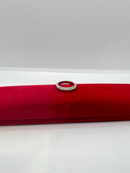 ਔਰਤਾਂ ਲਈ ਅਸਲੀ ਚਾਂਦੀ ਦੀ ਧਿਆਨ ਦੀ ਅੰਗੂਠੀ