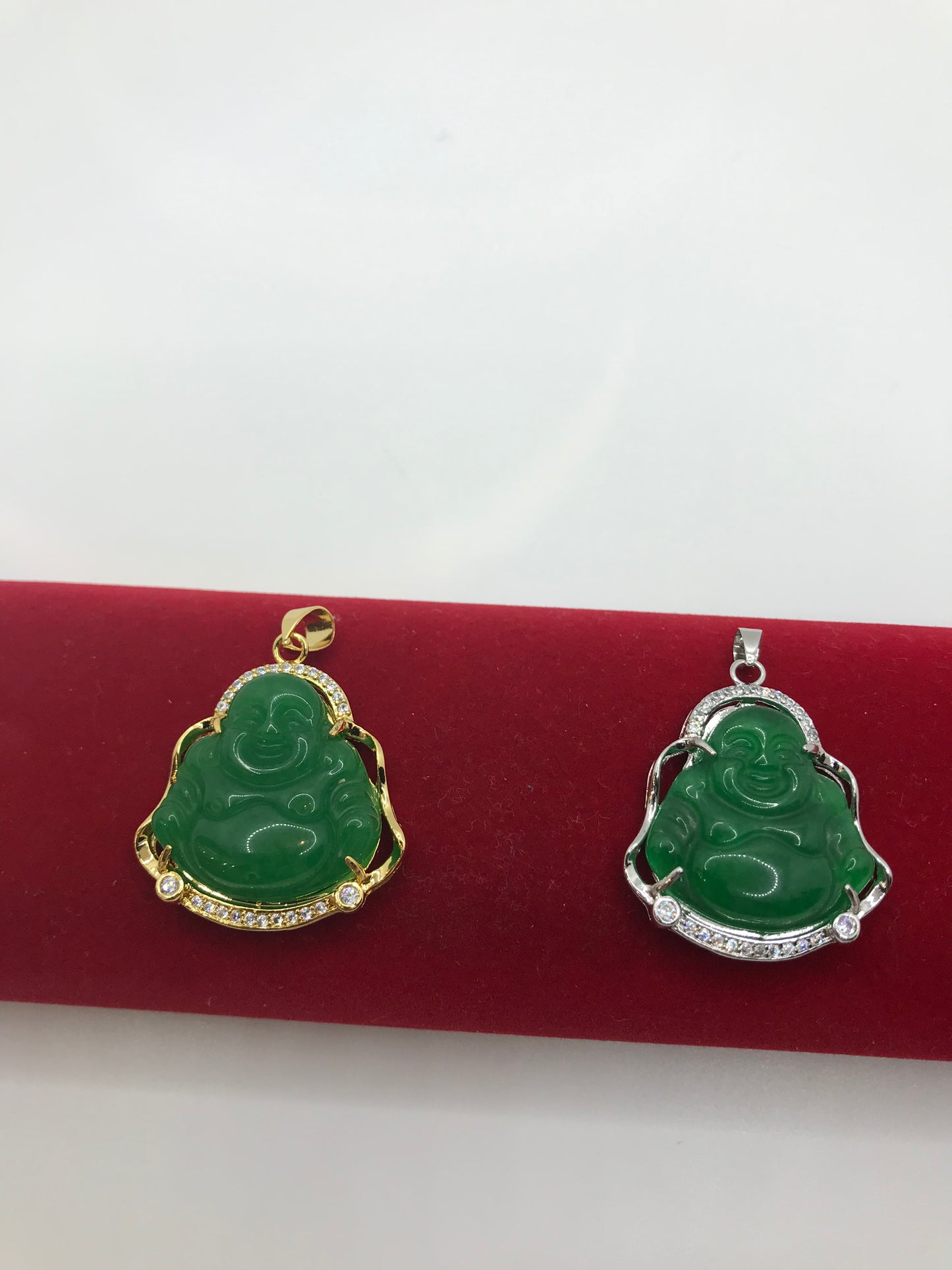 Pendentifs Bouddha en jade véritable