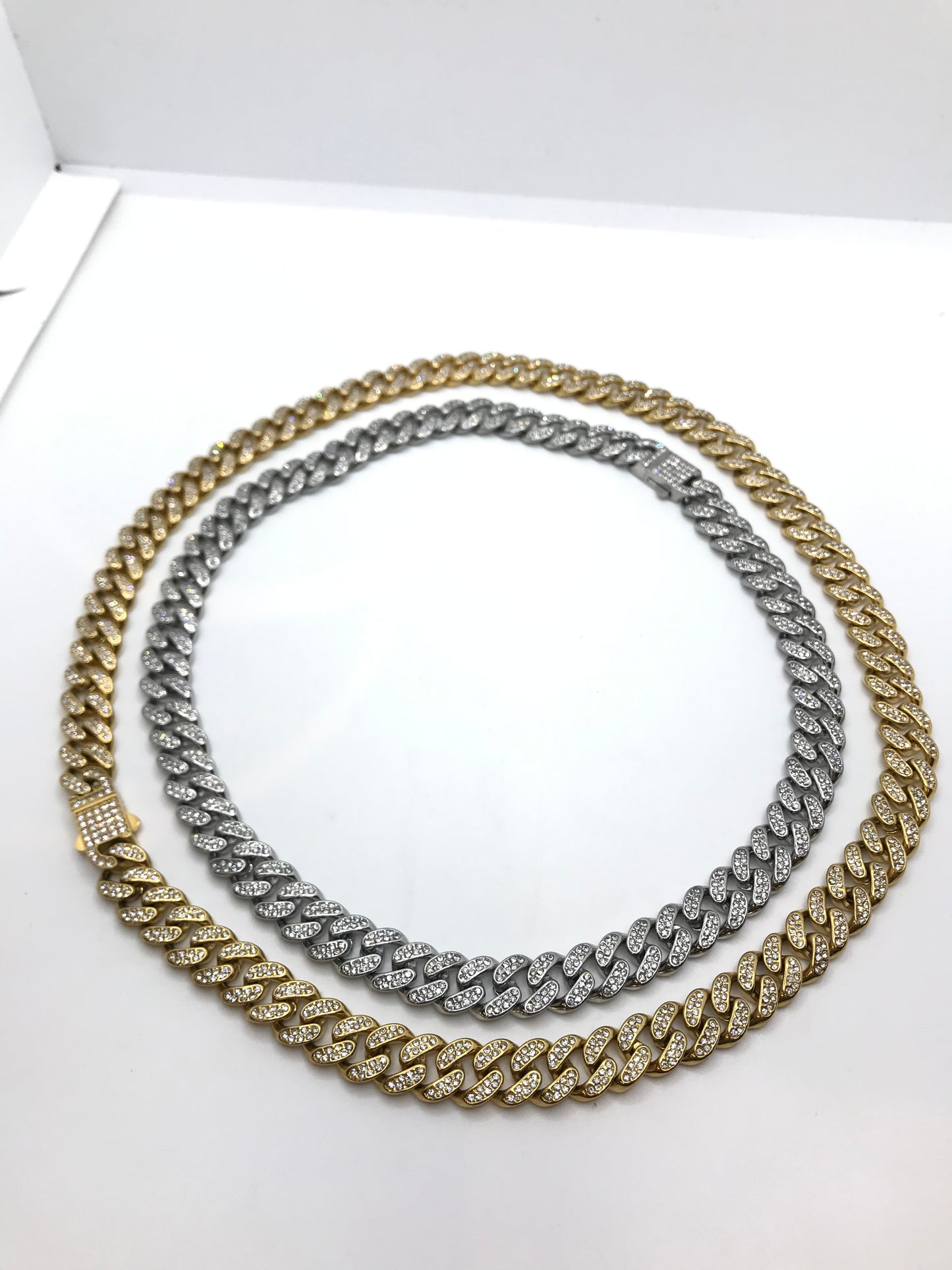 ਸਟੇਨਲੈੱਸ ਸਟੀਲ ਦੀਆਂ ਆਈਸਡ ਚੇਨਾਂ