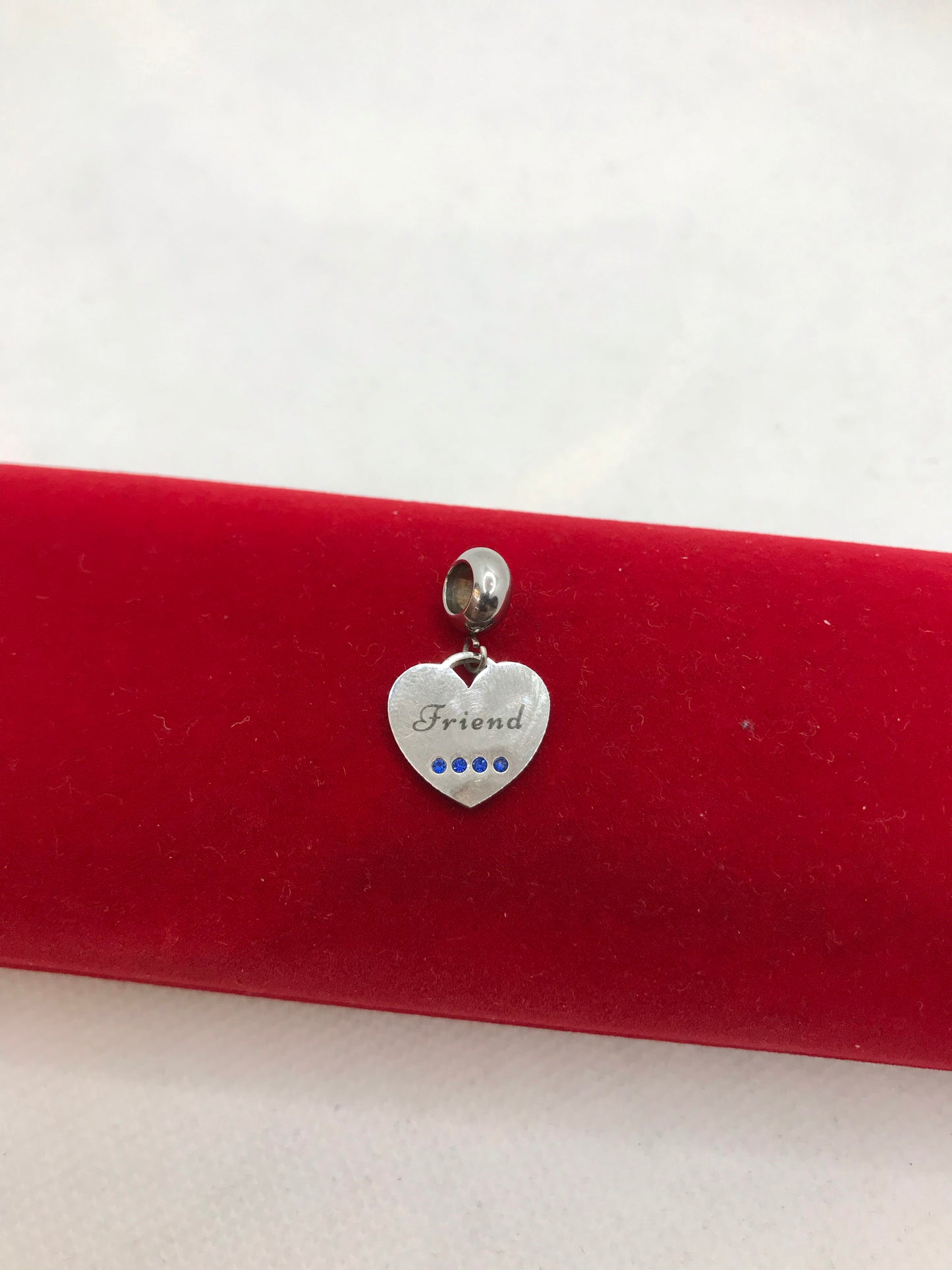 ਪਿਆਰੇ ਸੁਹਜ ਅਤੇ ਪੈਂਡੈਂਟ