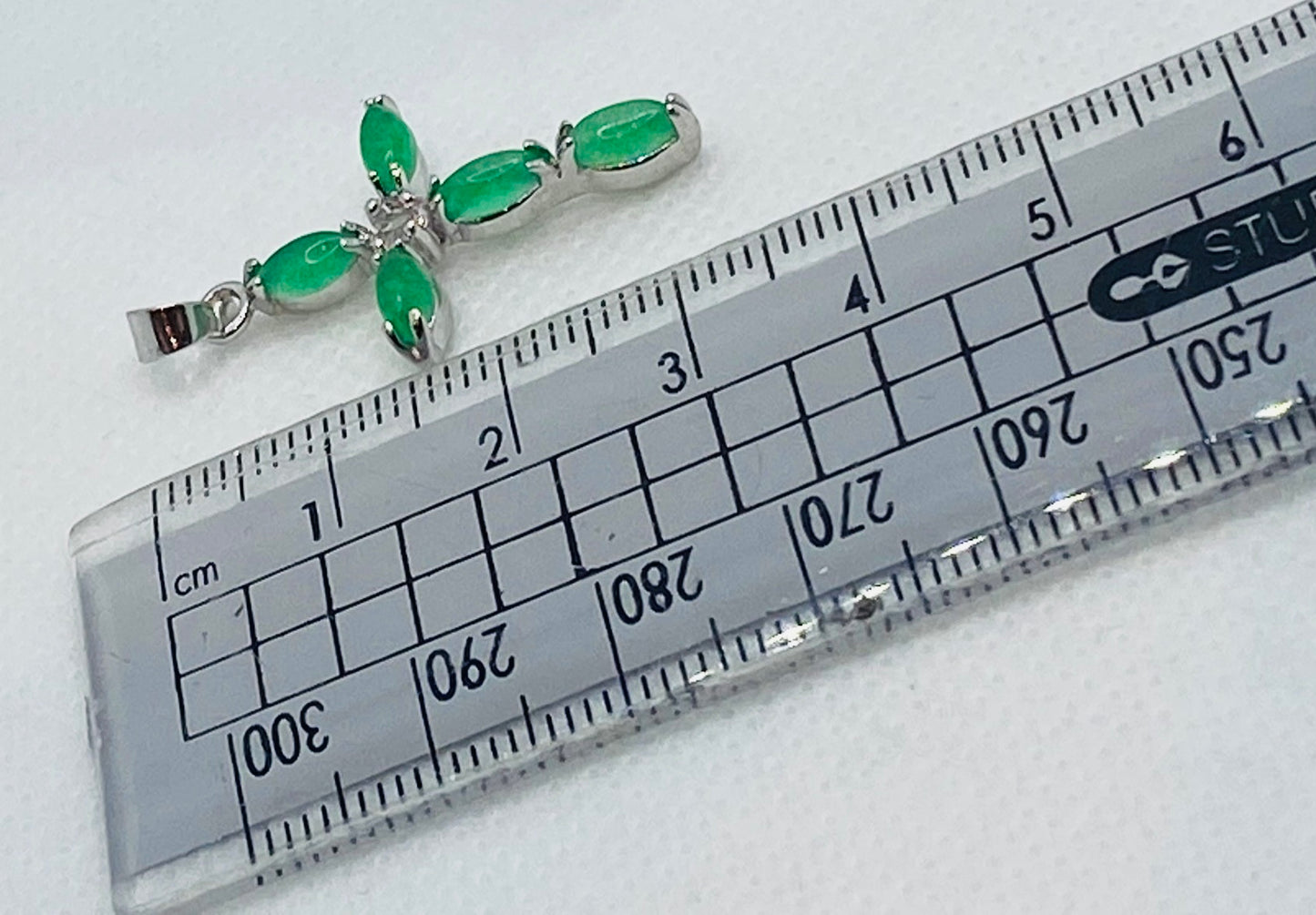 Pendentifs en croix de jade véritable